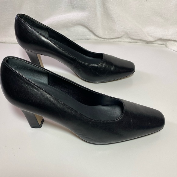Parade Black High Heel Slip-on Pumps - Picture 2 of 7